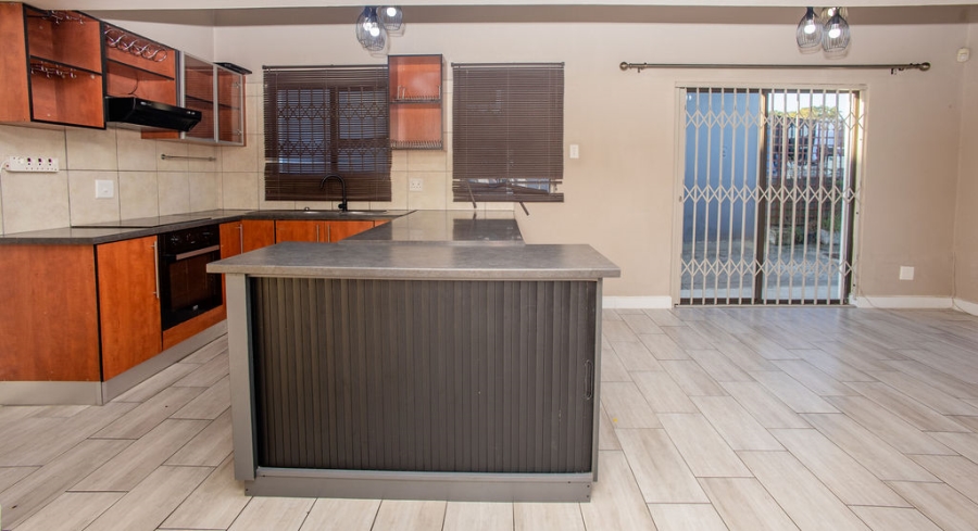 3 Bedroom Property for Sale in Sunnyridge Eastern Cape